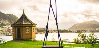 Tips-to-Dispose-of-Properly-Your-Kids-Old-Swing-Set-on-hometalk-news