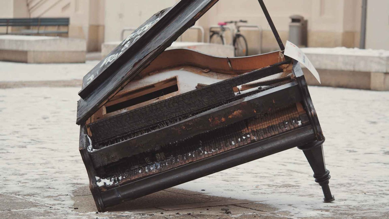 How to Get Rid of Old or Broken Piano | Home Talk