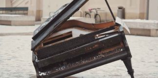 How-to-Get-Rid-of-Old-or-Broken-Piano-on-hometalk-news