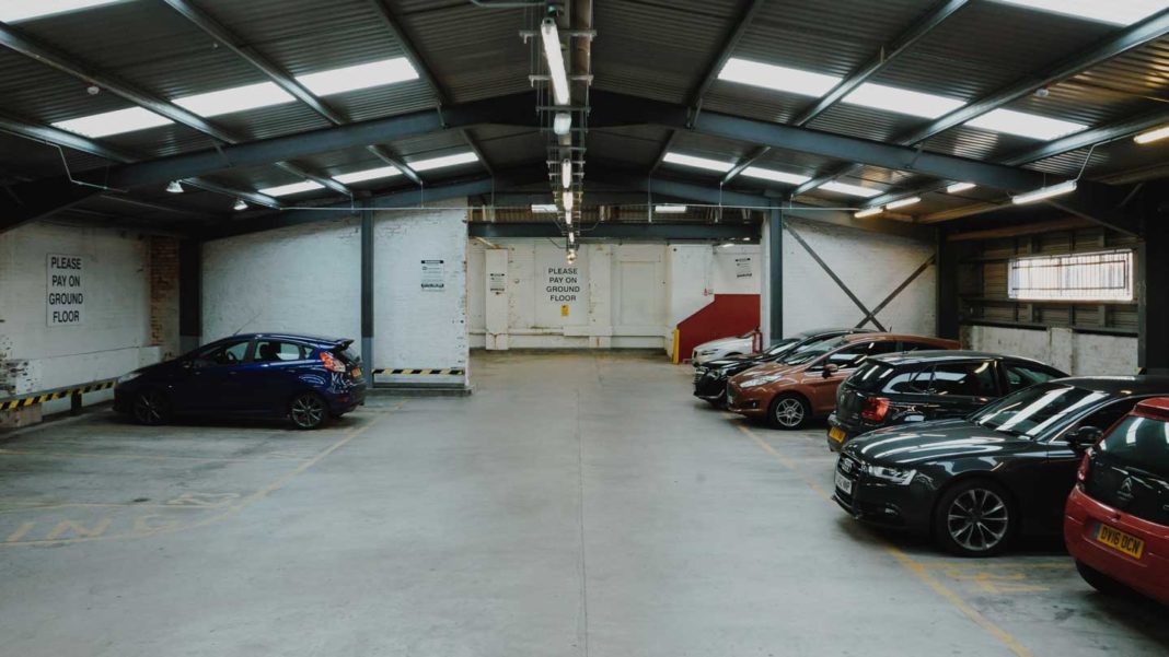 Some-Unique-Concepts-of-Garage-Painting-That-Worth-Trying-on-hometalk-news