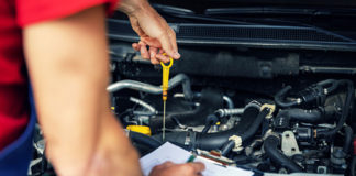 Tips-to-Check-Your-Engine-Oil-with-Simple-Steps-on-hometalk