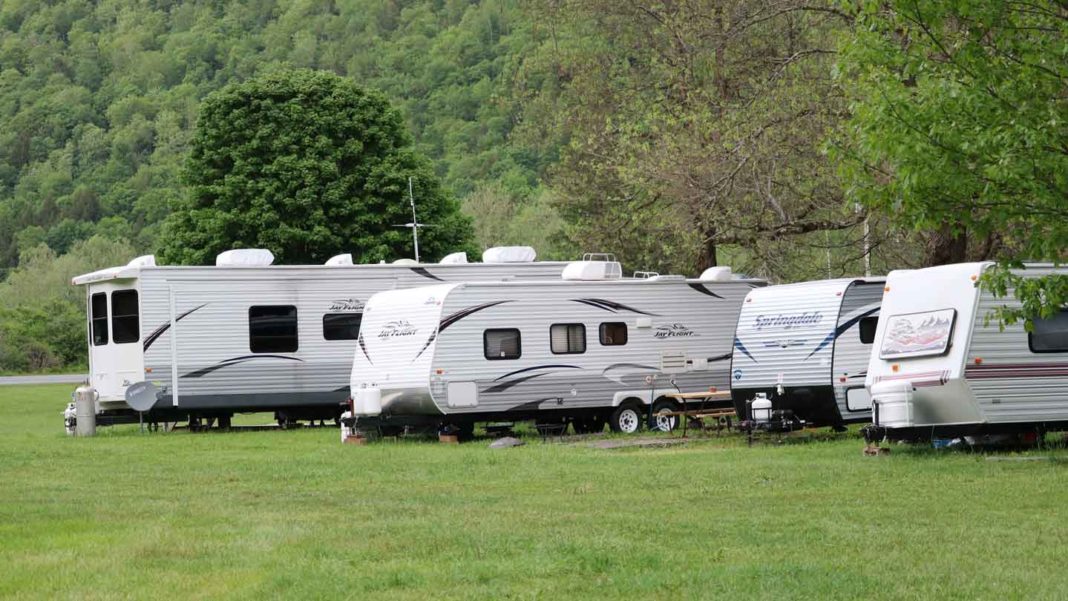 4-Aspects-to-Consider-Before-Buying-Construction-Trailers-for-Newcomers-on-hometalk