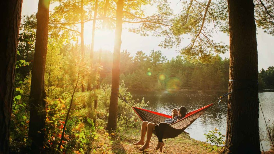 The-Travel-Hammock–-The-Fun-Starts-For-Two-Guys-on-hometalk