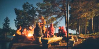 Tips-To-Know-While-Doing-Backyard-Camping-With-Kids-on-HomeTalkNews