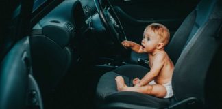 Advantages-of-Using-the-Car-Seats-Travel-Tray-On-HomeTalk